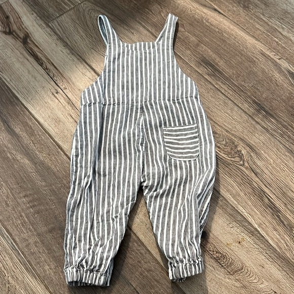 NWOT Rylee + cru overalls size 3-6 mos - Picture 2 of 3